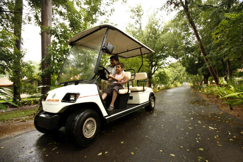 فندق ذا هرتيدج مادوراي المظهر الخارجي الصورة A 4-seater golf cart